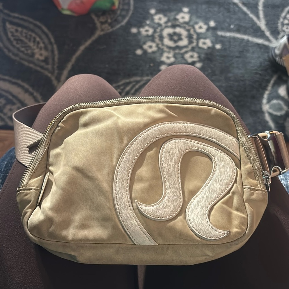 Lululemon Belt Bag- used Tan with cream emblem